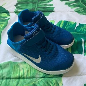 Nike blue runners kids